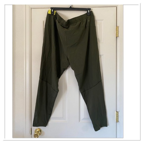 Men’s All In Pants 4 Way Stretch Quick Dry All In Motion Jogger Pants NWT - Picture 3 of 4